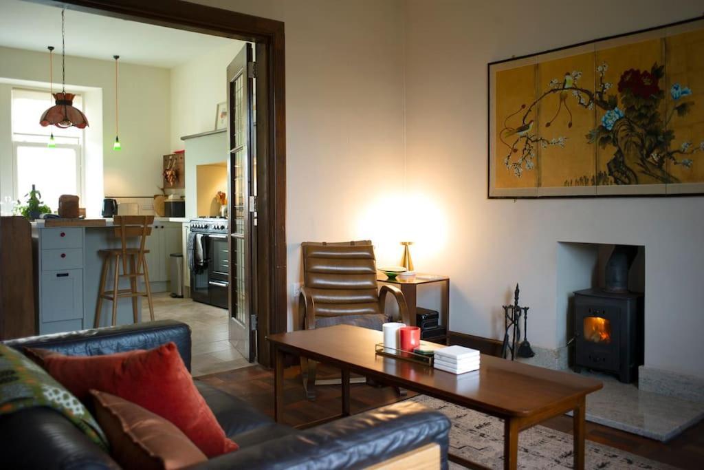 The Presbytery, Forres Esterno foto